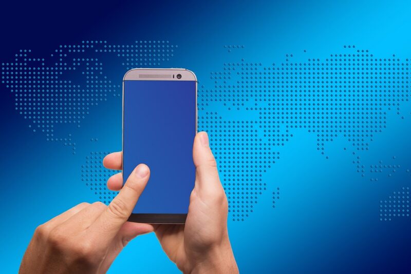 Como investir no exterior morando no Brasil: BDRs, ETFs e conta internacional